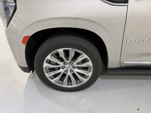 Used 2023 GMC Yukon Denali image 9