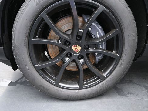 Used 2026 Porsche Cayenne Coupe AWD/4WD image 22