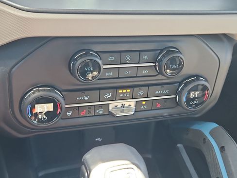 Used 2024 Ford Bronco Wildtrak AWD/4WD image 22