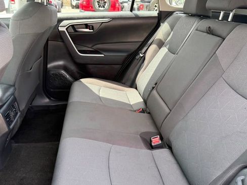 Used 2025 Toyota RAV4 XLE FWD image 26