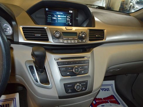 Used 2016 Honda Odyssey LX image 19