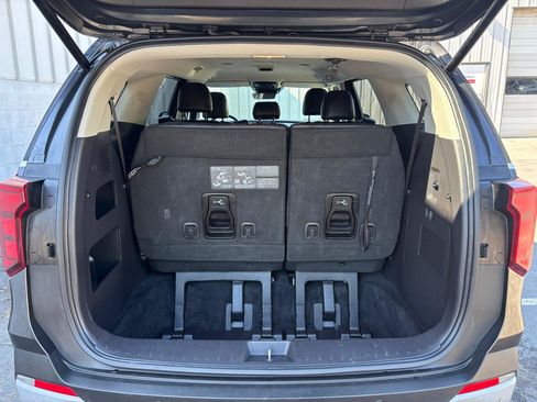 Used 2025 Kia Carnival EX FWD image 19