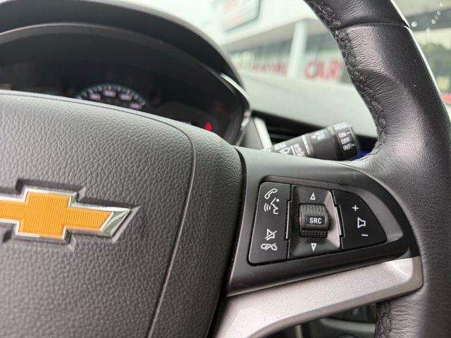 Used 2020 Chevrolet Trax LT w/ LT Convenience Package AWD/4WD image 17