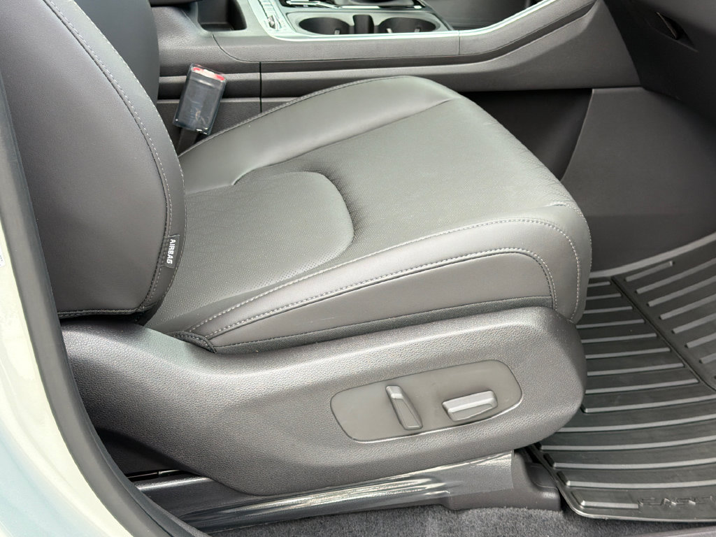 New 2027 Kia Carnival SX w/ Dark Edition Package FWD image 11