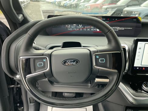 New 2025 Ford Expedition Platinum w/ Stealth Performance Package image 39