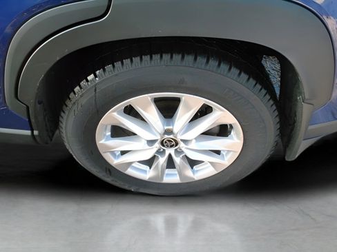 Certified 2022 Toyota Corolla Cross LE image 31