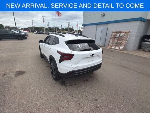 Certified 2025 Chevrolet Trax RS w/ Driver Confidence Package FWD image 10