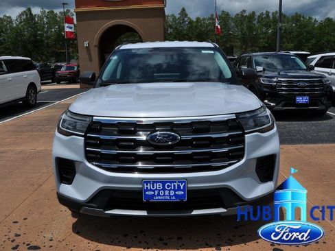 New 2026 Ford Explorer Active RWD image 8