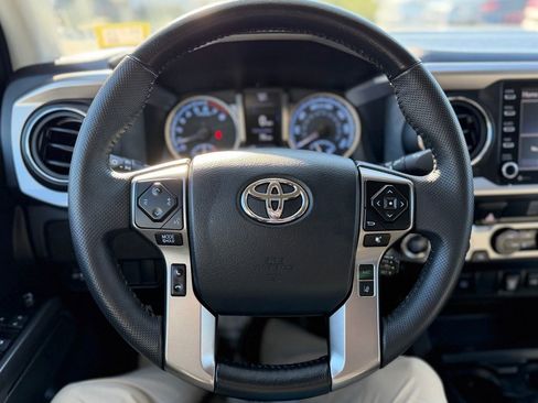 Used 2023 Toyota Tacoma SR5 AWD/4WD image 9