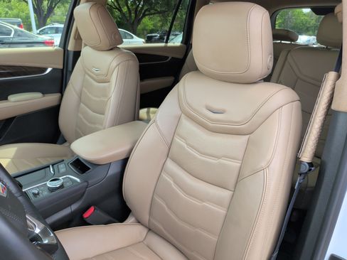 Used 2023 Cadillac XT6 Premium Luxury w/ Platinum Package FWD image 26