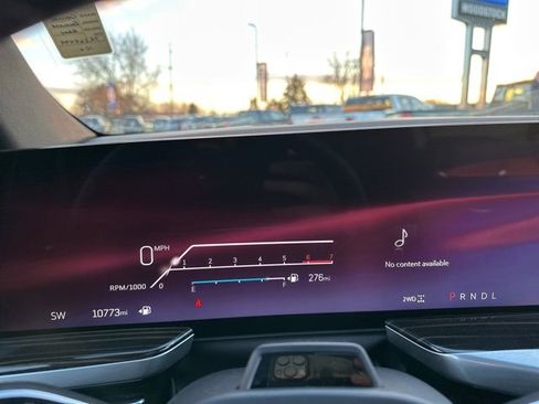 Used 2025 Cadillac Escalade Premium Luxury image 46