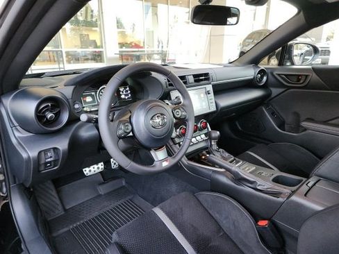 Used 2025 Toyota GR86 Premium image 17