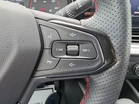 Certified 2024 Chevrolet Trax RS FWD image 12