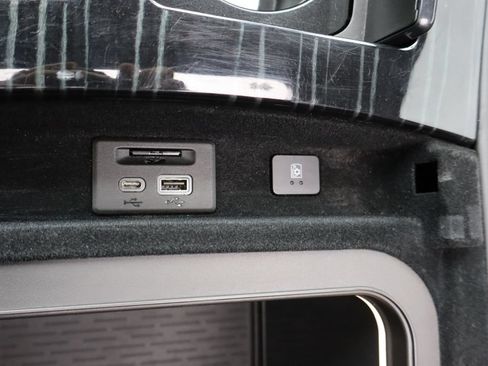 Used 2024 Cadillac Escalade ESV V AWD/4WD image 21