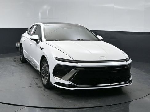 Used 2025 Hyundai Sonata Limited image 6