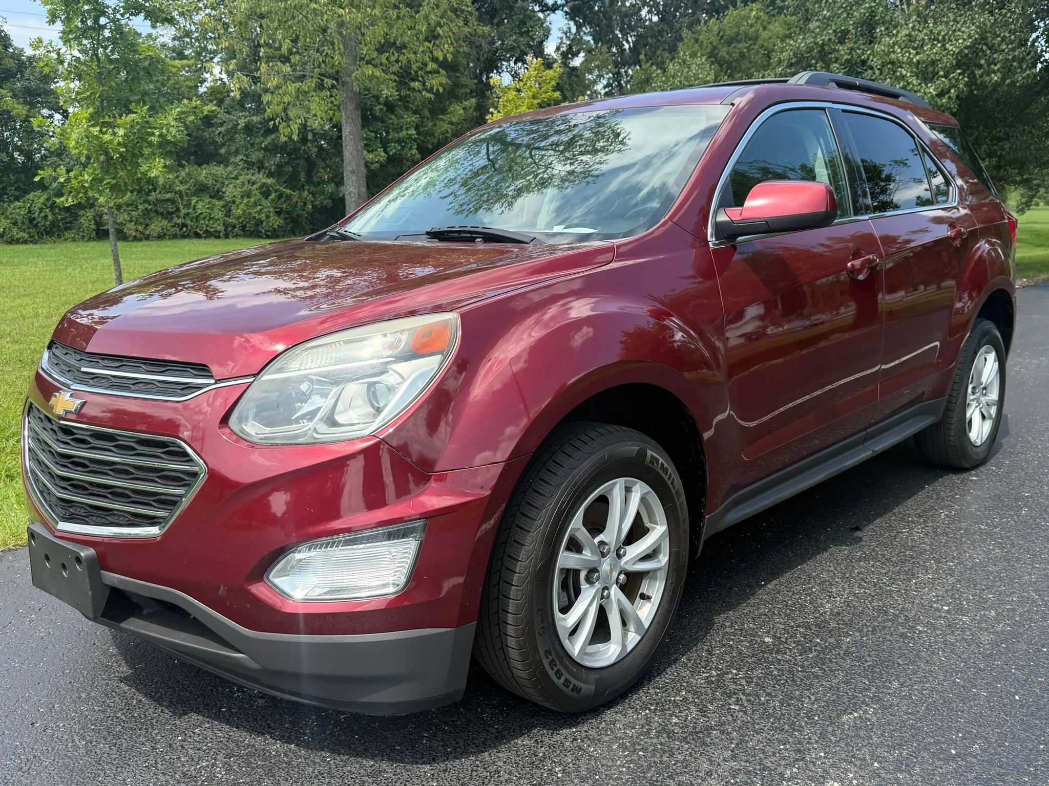 Used 2017 Chevrolet Equinox LT w/ Convenience Package FWD image 2