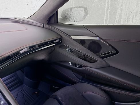 Used 2023 Chevrolet Corvette Stingray Premium Cpe w/ Z51 Performance Package image 32