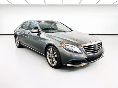 Used 2017 Mercedes-Benz S 550 Sedan w/ Premium Package image 3