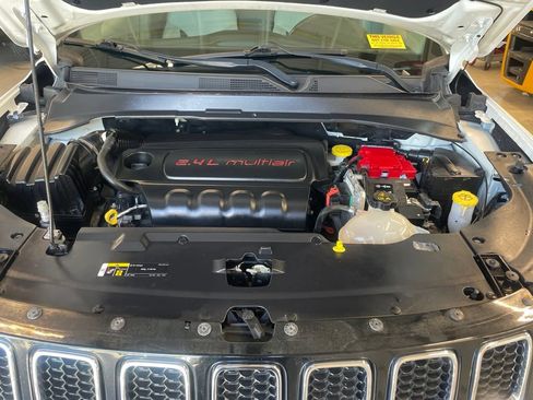 Used 2020 Jeep Compass Latitude w/ Cold Weather Group AWD/4WD image 25