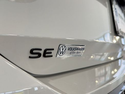 New 2026 Volkswagen Tiguan SE R-Line FWD image 35