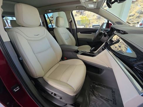 Used 2023 Cadillac XT6 Premium Luxury w/ LPO, Premium Carpet Package FWD image 29
