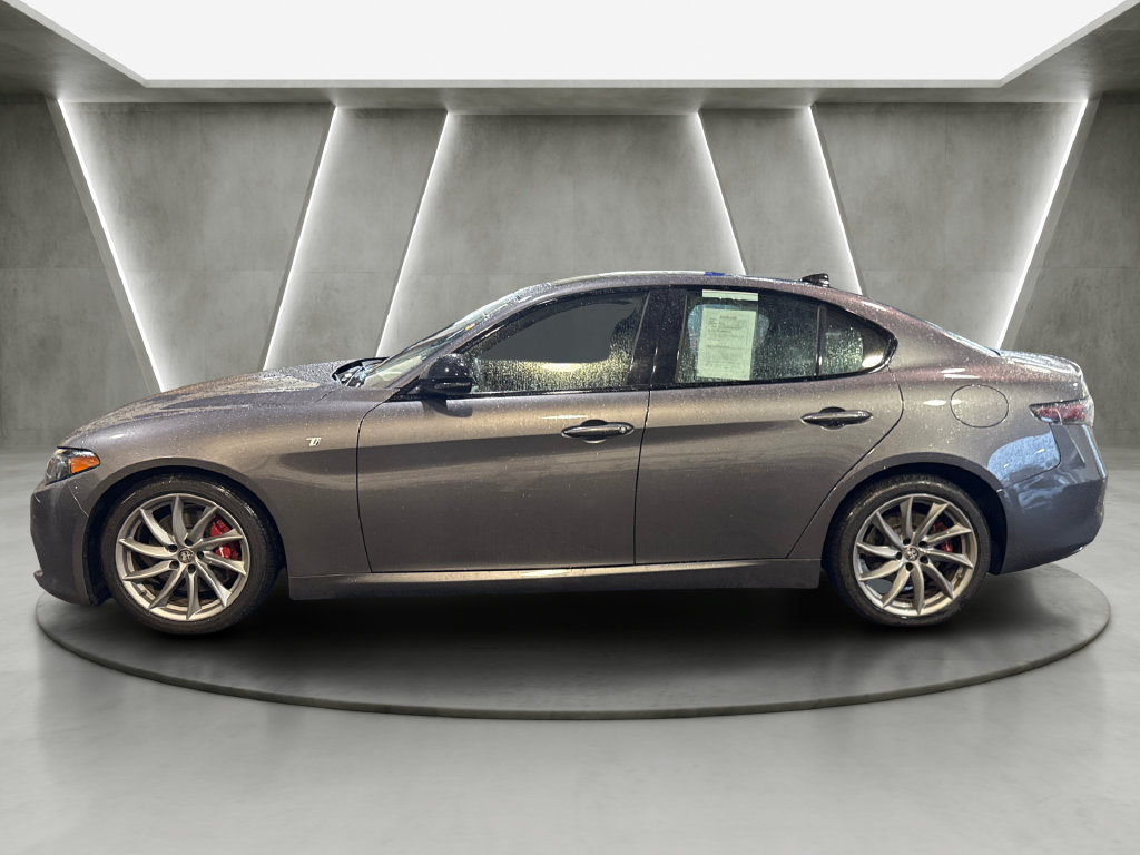 Used 2024 Alfa Romeo Giulia Ti RWD image 4