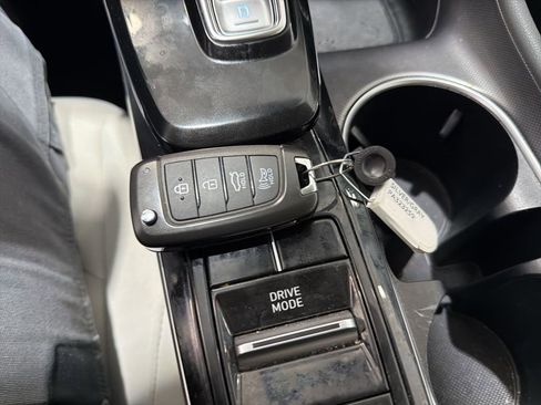 Used 2023 Hyundai Sonata SE image 29