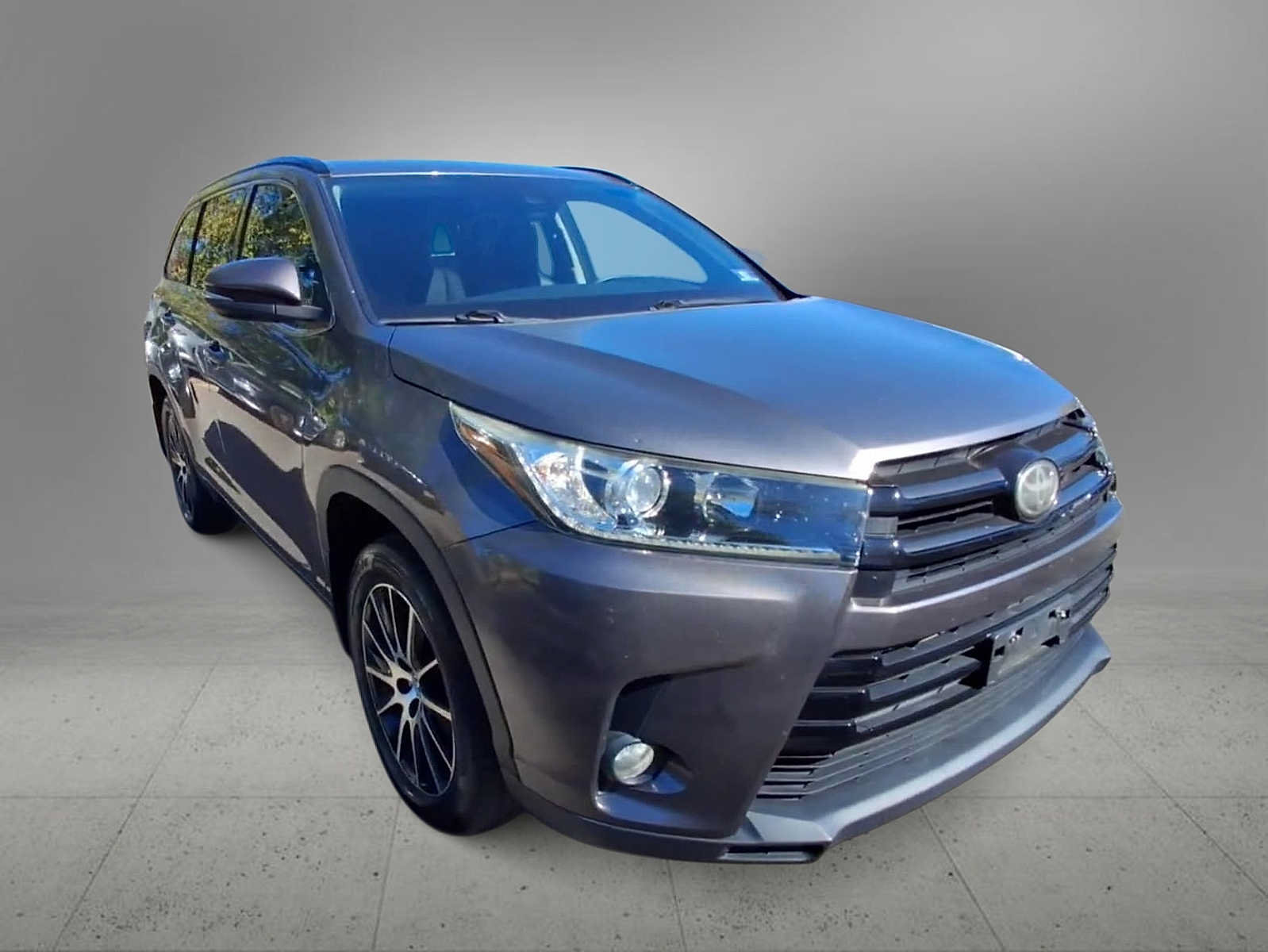 Used 2017 Toyota Highlander SE w/ Carpet Mat Package AWD/4WD image 2