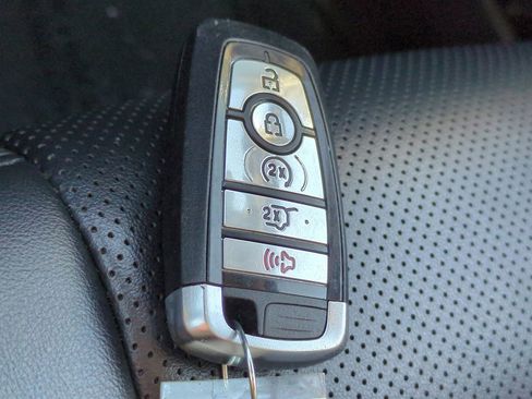 Used 2024 Ford Expedition Max XLT image 29