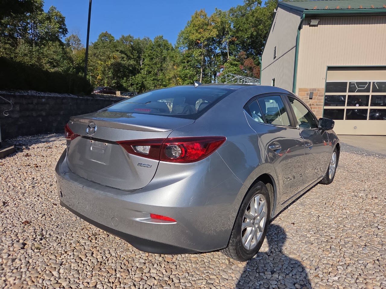 Used 2014 MAZDA MAZDA3 i Touring w/ Technology Package FWD image 7