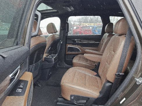 Used 2022 Kia Telluride SX w/ SX Prestige Package image 10