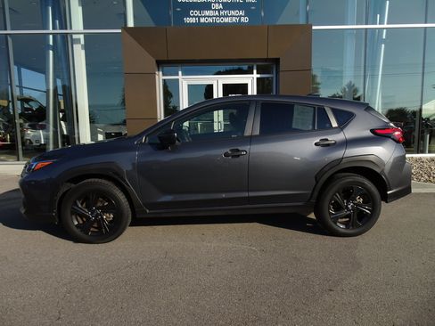 Used 2024 Subaru Crosstrek 2.0i AWD/4WD image 2