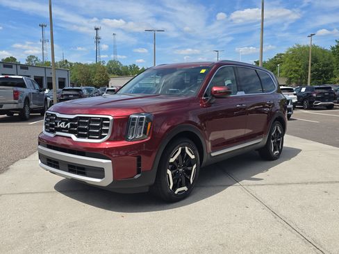 Used 2023 Kia Telluride S w/ S Sunroof Package image 4