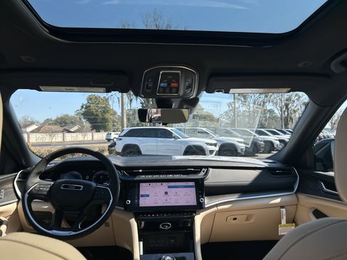 New 2026 Jeep Grand Cherokee L Limited image 41