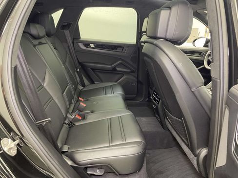 Certified 2025 Porsche Cayenne GTS AWD/4WD image 22