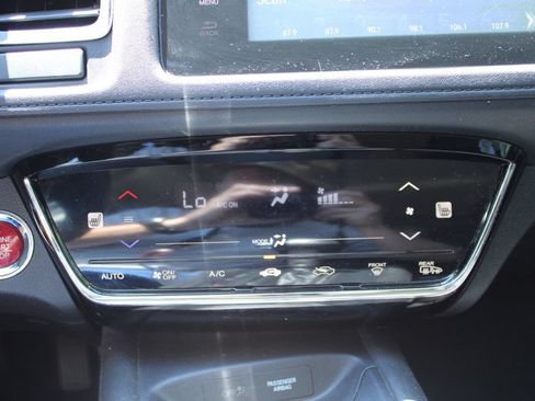 Used 2017 Honda HR-V EX image 19