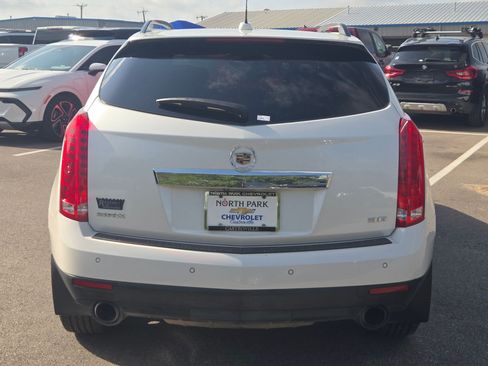 Used 2015 Cadillac SRX Luxury w/ Driver Awareness Package FWD image 4