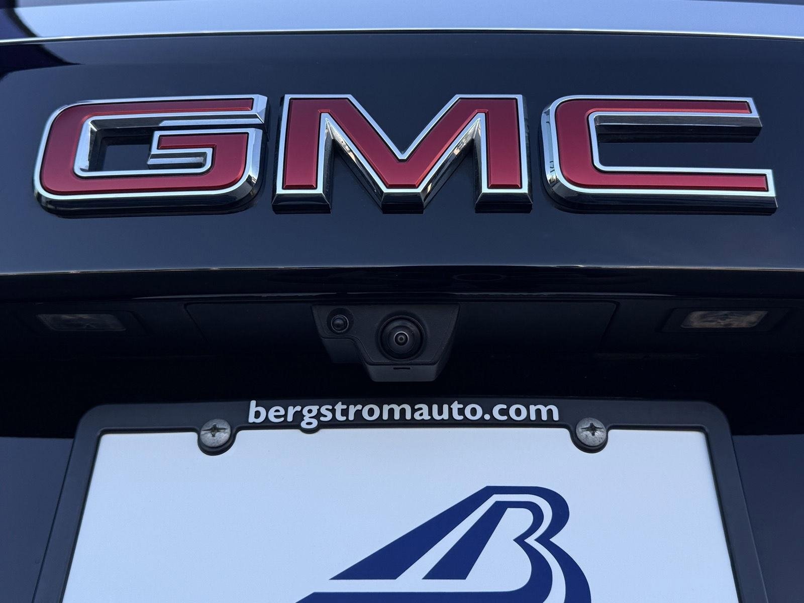 Used 2026 GMC Yukon Elevation AWD/4WD image 12