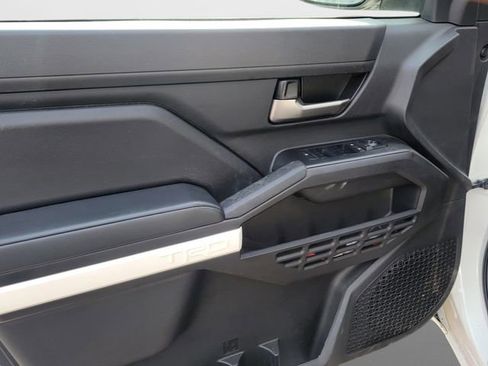 Used 2024 Toyota Tacoma TRD Off-Road image 10