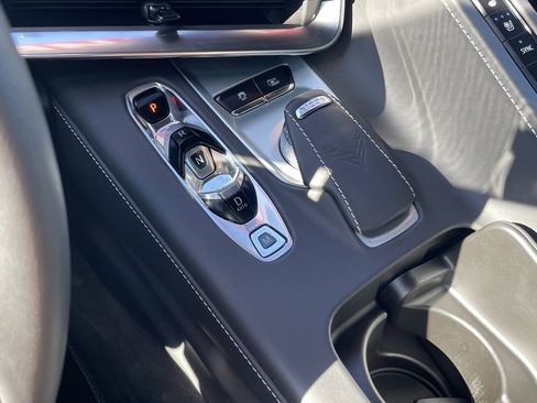 Used 2022 Chevrolet Corvette Stingray w/ Z51 Performance Package image 19