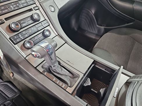 Used 2012 Ford Taurus SEL image 28