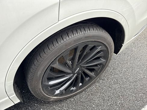 Used 2025 Lincoln Aviator Reserve w/ Equipment Group 201A image 12