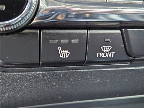 Used 2019 MAZDA MAZDA3 Hatchback w/ Premium Package image 11