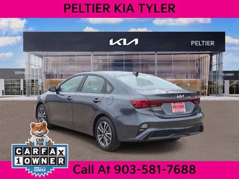 Used 2022 Kia Forte LXS w/ LXS Technology Package FWD image 5