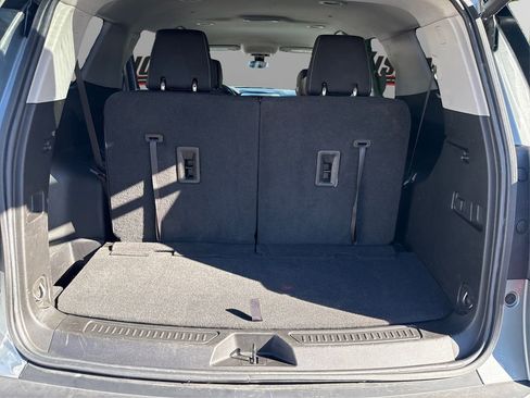 Used 2023 GMC Acadia SLE w/ Driver Convenience Package image 11