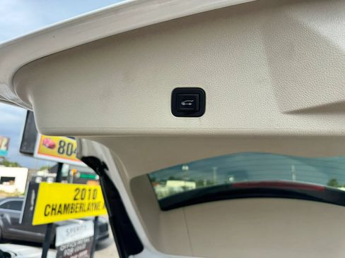 Used 2012 Cadillac SRX Luxury FWD image 16