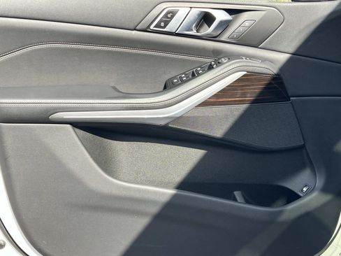 Used 2023 BMW X5 xDrive45e w/ Executive Package image 19