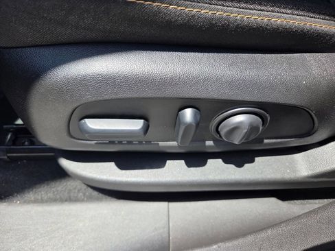 Used 2019 Chevrolet Equinox LT FWD image 6