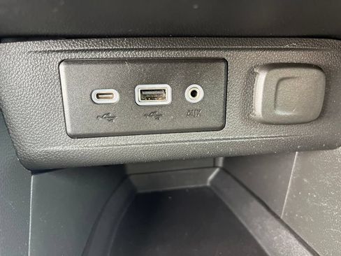Used 2023 Buick Encore GX Preferred w/ Cold Weather Comfort Package FWD image 21