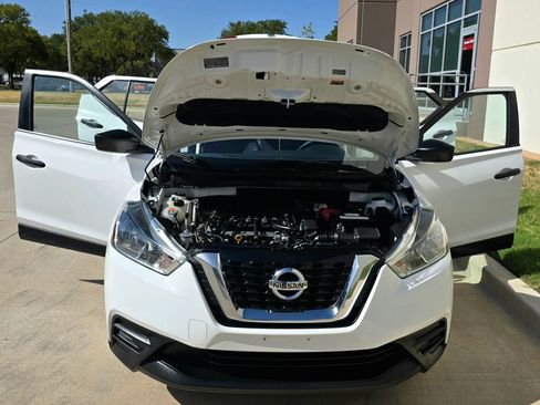Used 2018 Nissan Kicks S w/ Exterior Package FWD image 12